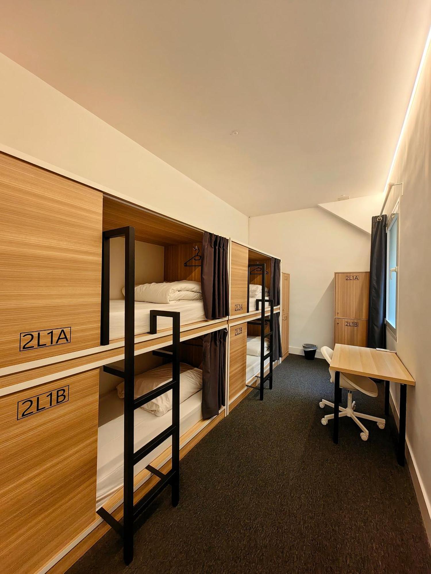 Hostel Siesta & Go Madrid Buitenkant foto